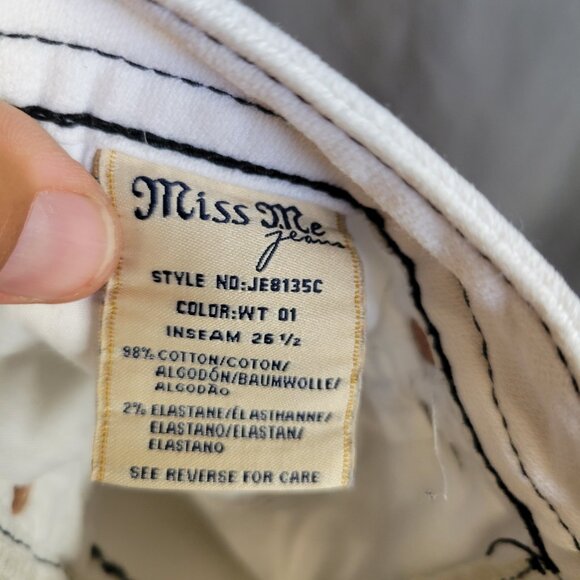 Miss Me Jeans Signature Cropped Size 28 White Black Stitching - Picture 12 of 12